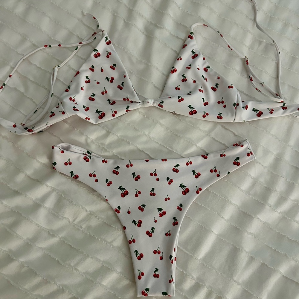 Skatie White Cherry Pattern Bikini